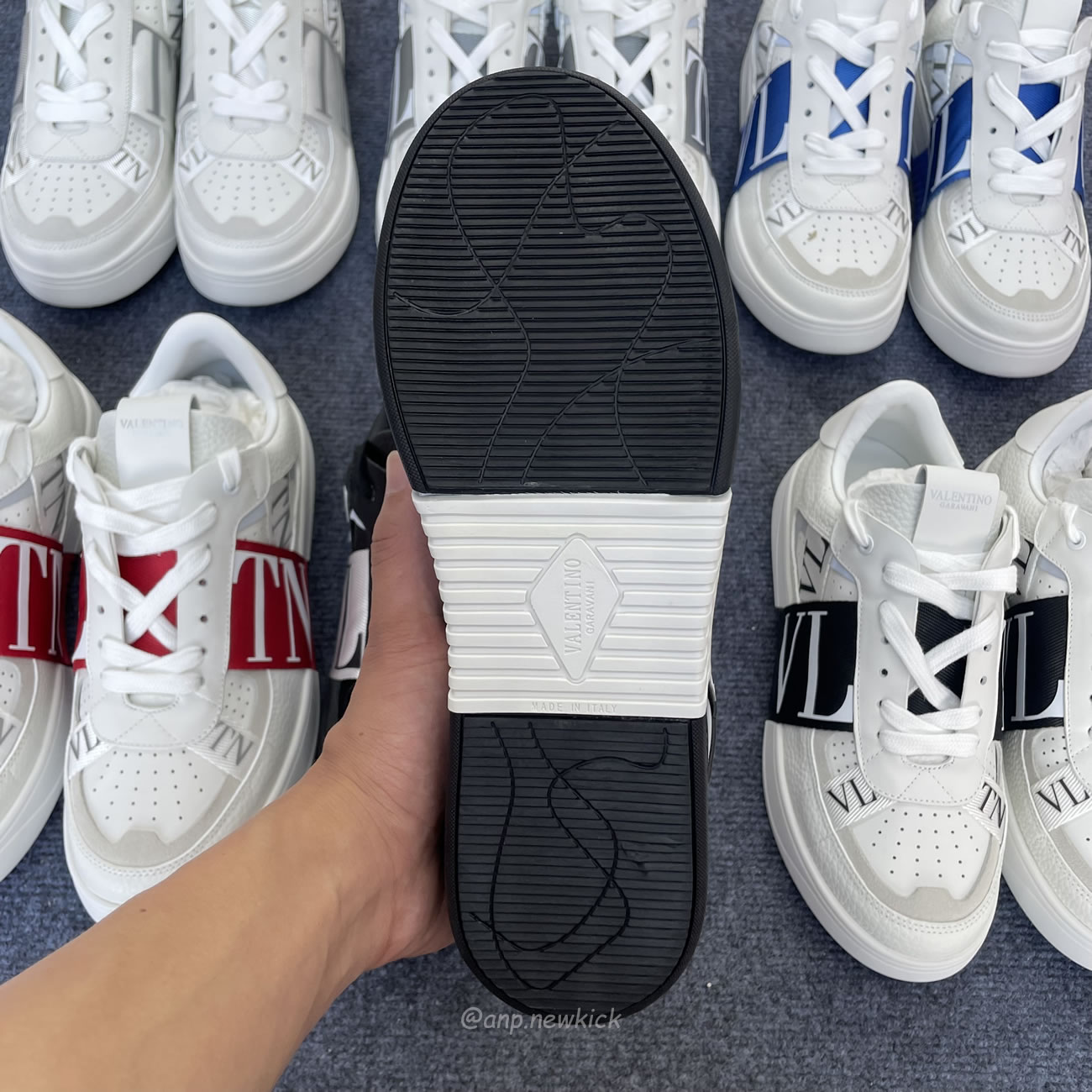 Valentino Garavani Vl7n Sneaker Low Top White Black Grey Red Blue Ys0c58wrq 24p (10) - www.newkick.vip