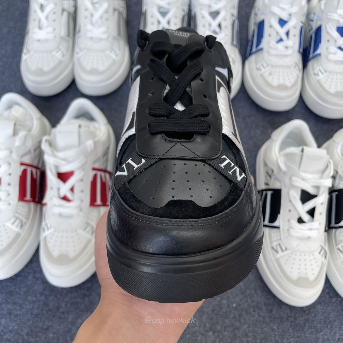 Valentino Garavani Vl7n Sneaker Low Top White Black Grey Red Blue Ys0c58wrq 24p (17) - www.newkick.vip