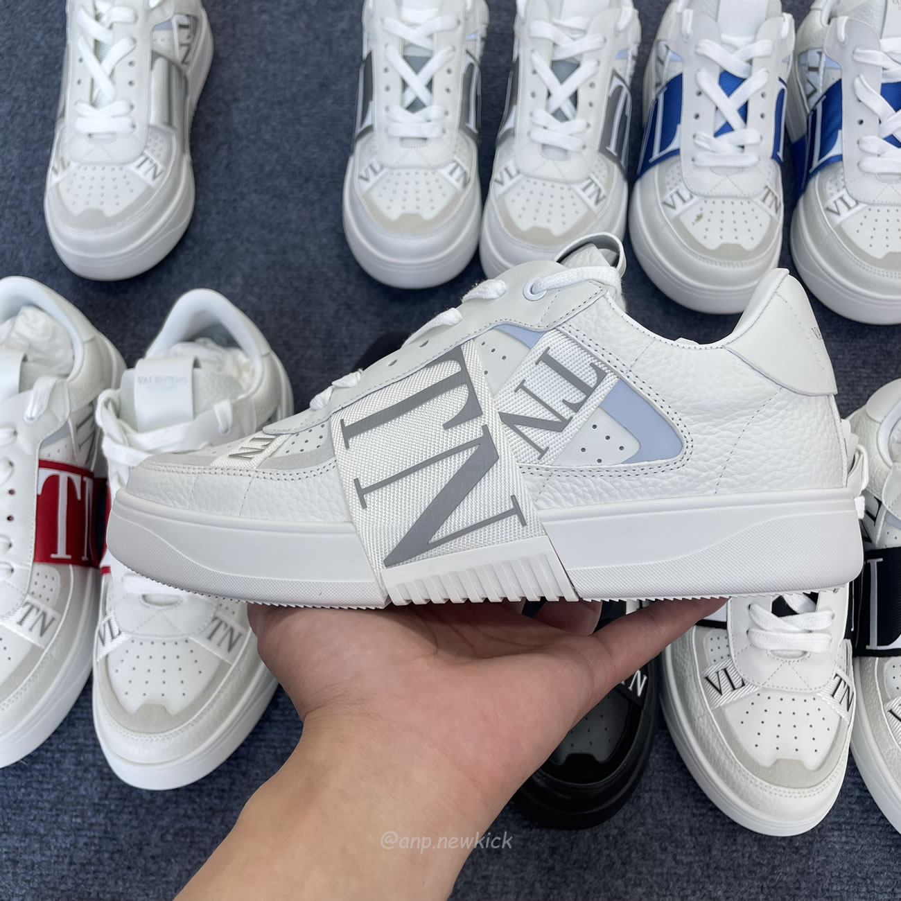 Valentino Garavani Vl7n Sneaker Low Top White Black Grey Red Blue Ys0c58wrq 24p (20) - www.newkick.vip