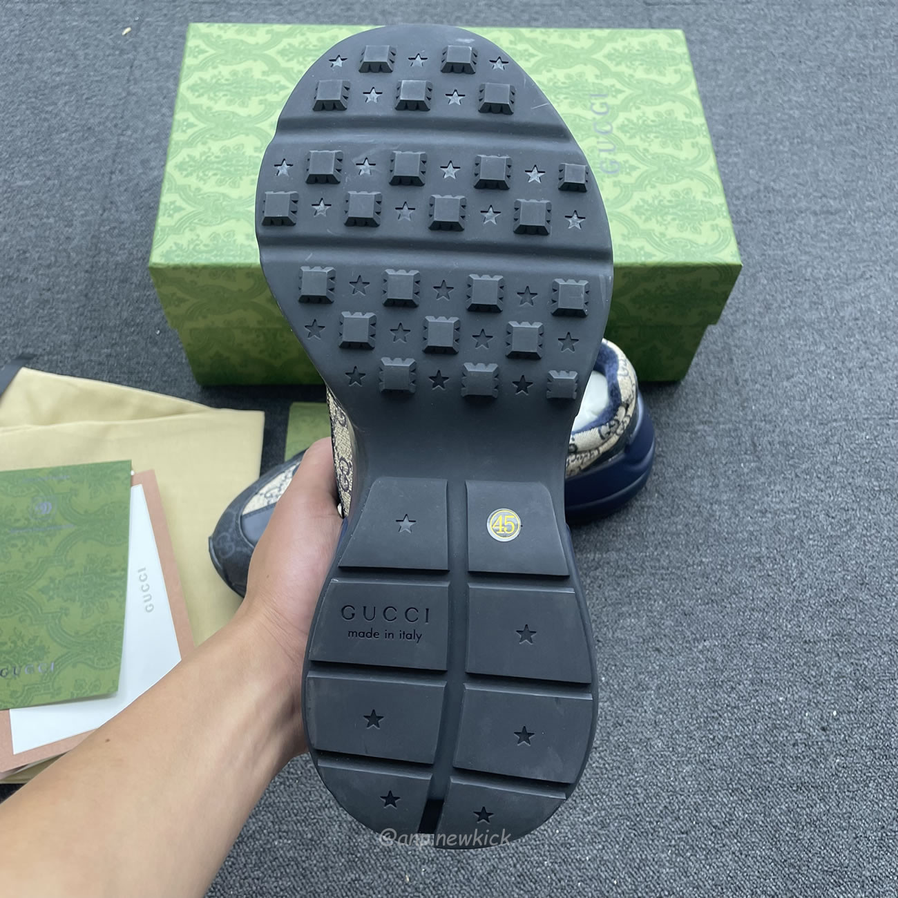 Gucci Blue Rhyton Gg Print Leather And Canvas Sneakers (9) - www.newkick.vip