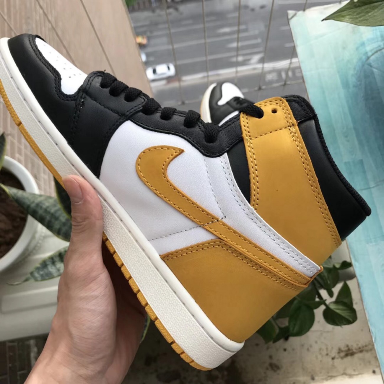 Air Jordan 1 "Yellow Ochre" Five MVP Awards AJ1 555088-109