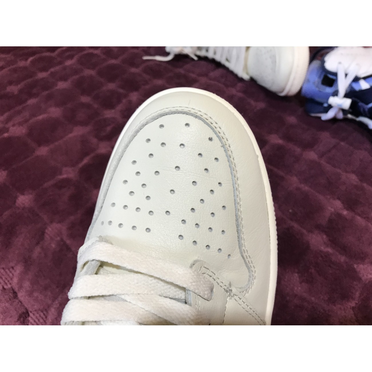 Air Jordan 1 High OG Premium Essentials Pack 555088-114