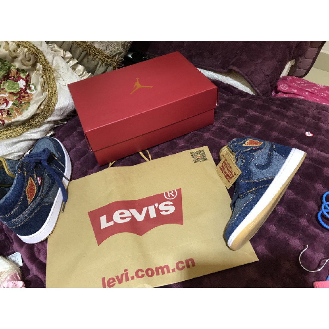 Levis x Air Jordan 1 AJ1 AO2571-401