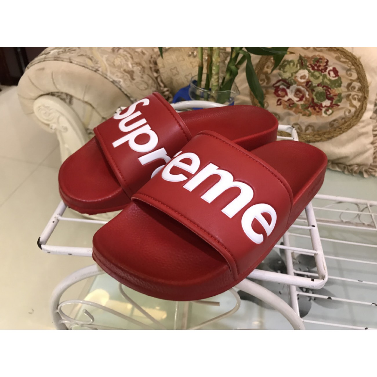 Supreme Suprize Design 2018ss Red White Slippers