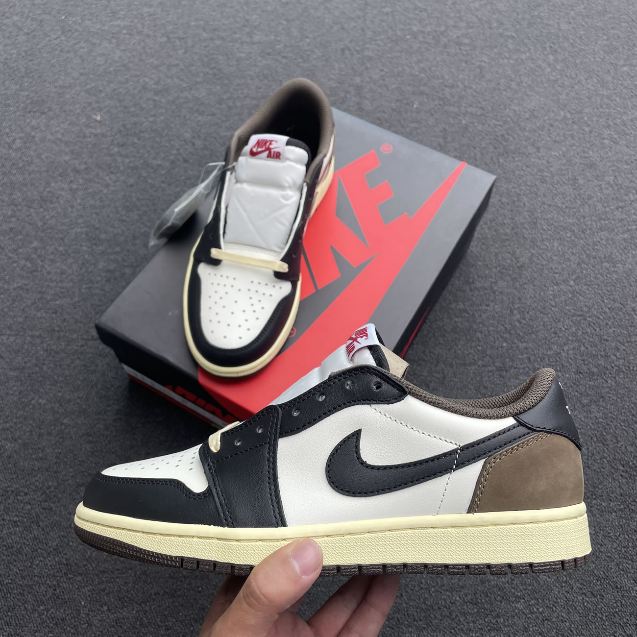 Air Jordan 1 Low Sneaker CQ4277-105