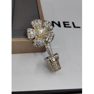Chanel Diamond inlaid flower pot brooch