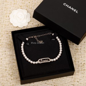 Chanel pearl necklace