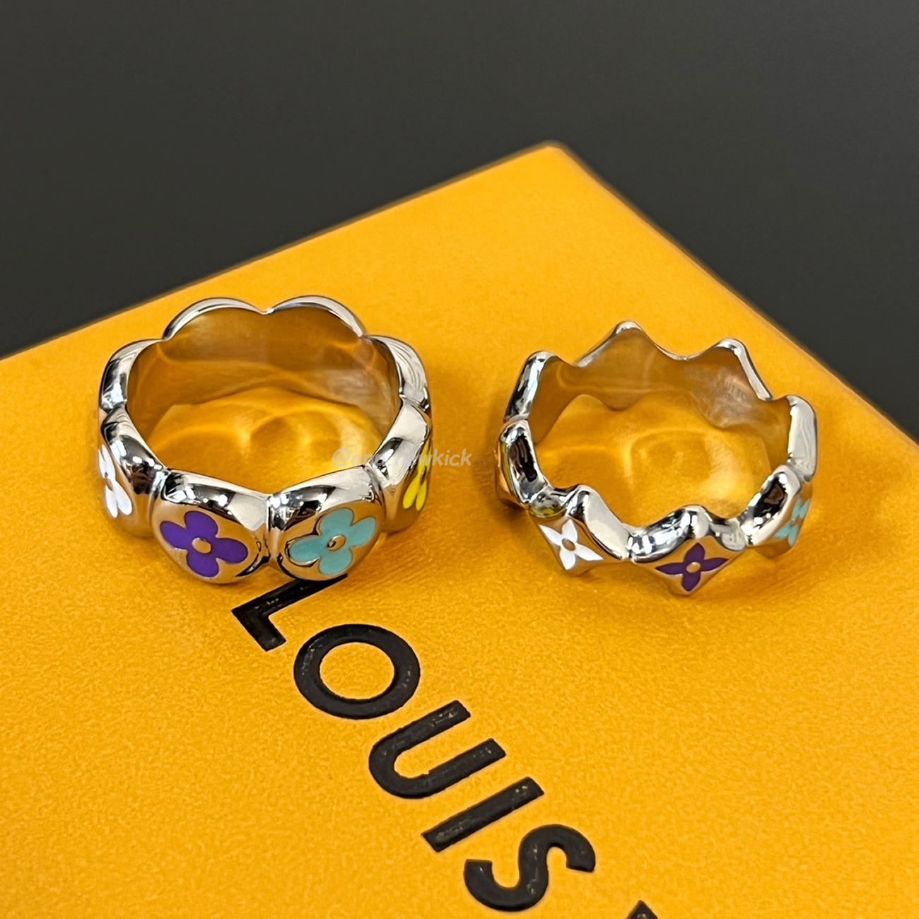 Louis Vuitton MNG Party Set Of 2 Rings Multicolored