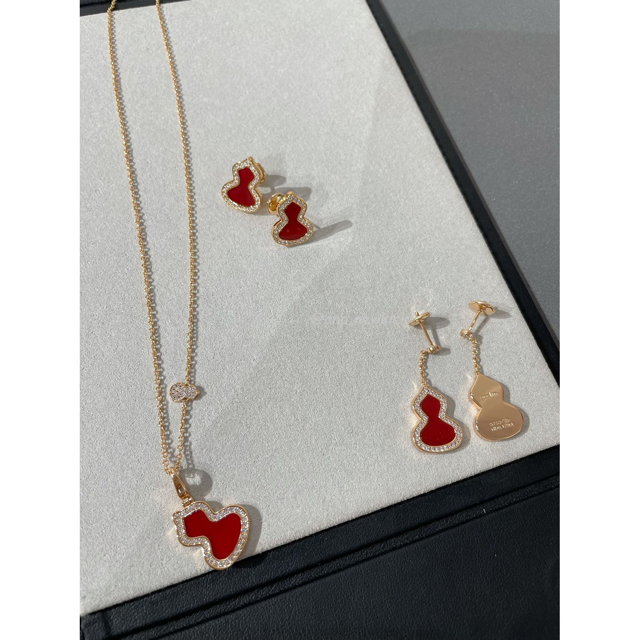 Qeelin Red Agate Suit