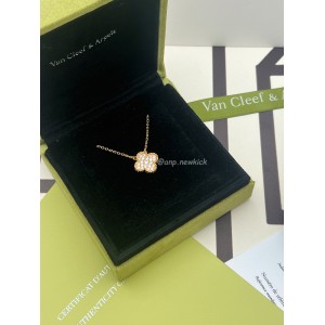 Van Cleef&Arpels Full Diamond Clover Necklace