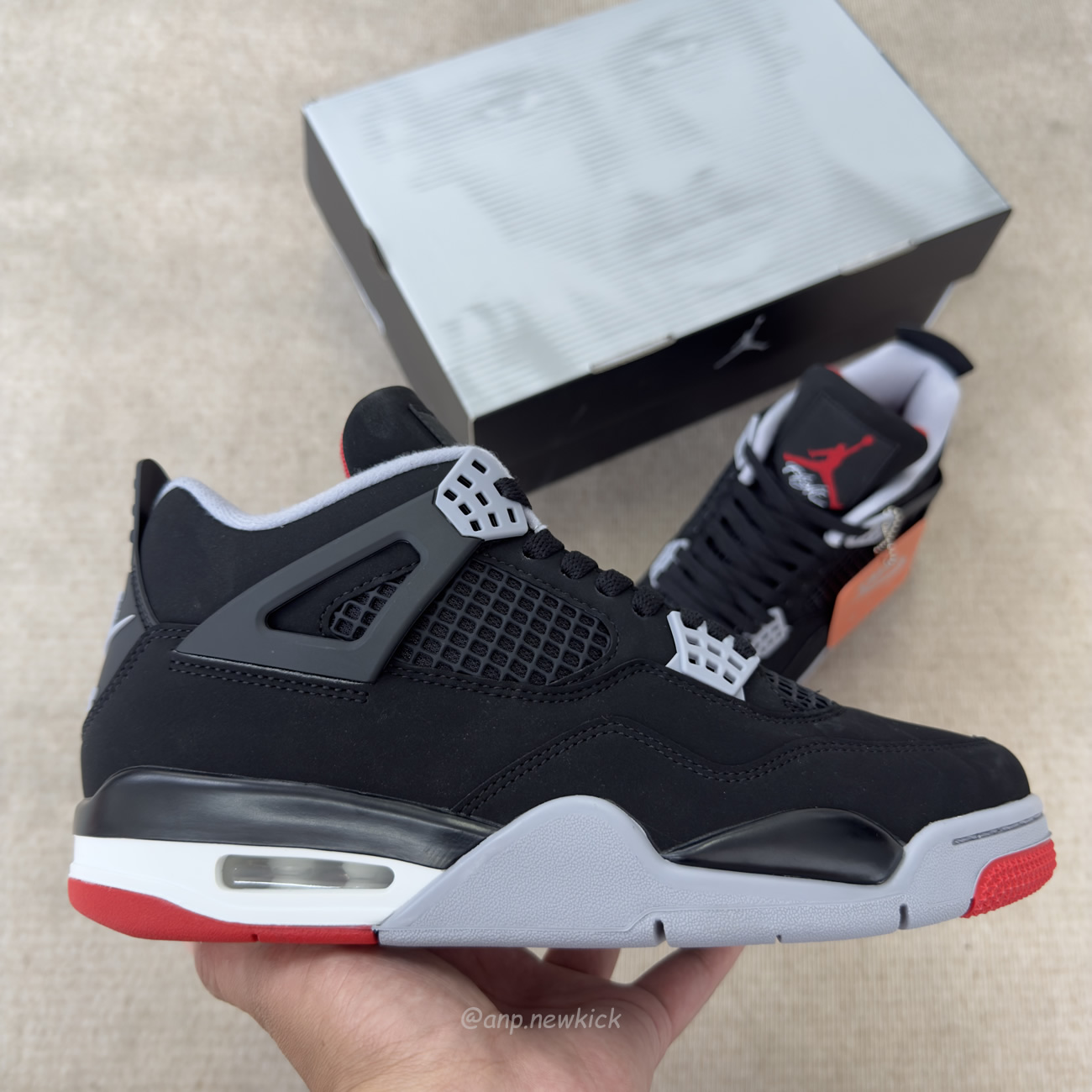 Air Jordan 4 Retro OG Bred (2026) IX8180-001