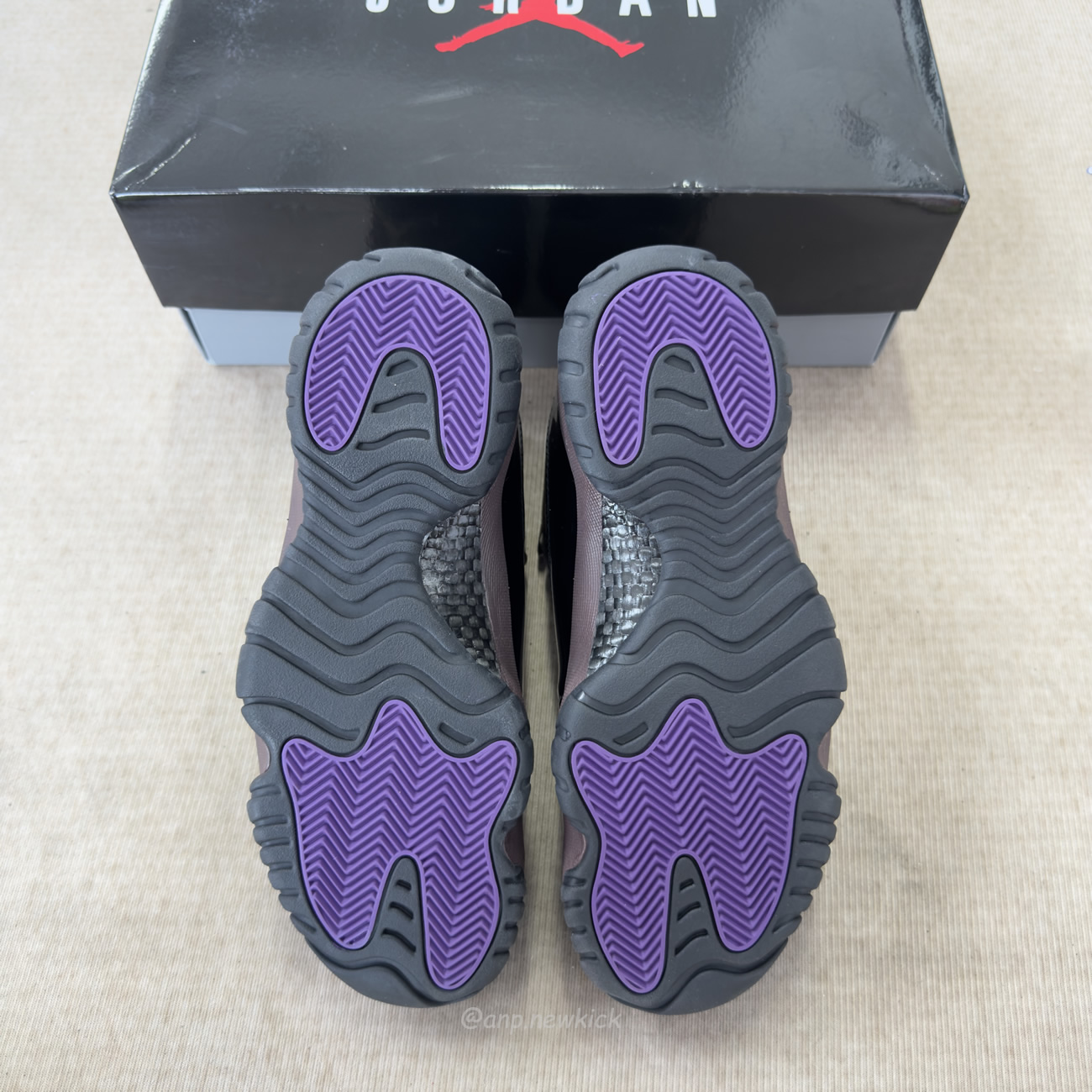 Air Jordan 11 Retro Black Chocolate Ct8012 200 (4) - www.newkick.vip