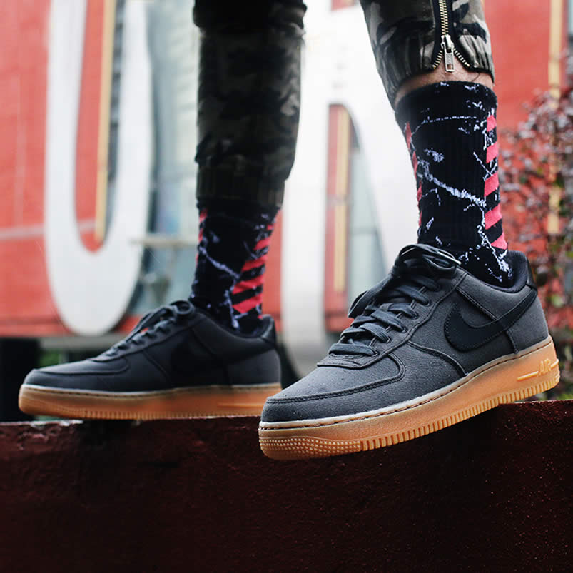 Air Force 1 07 Lv8 Style Black Gum Shoes On Feet Aq0117 002 (4) - www.newkick.vip