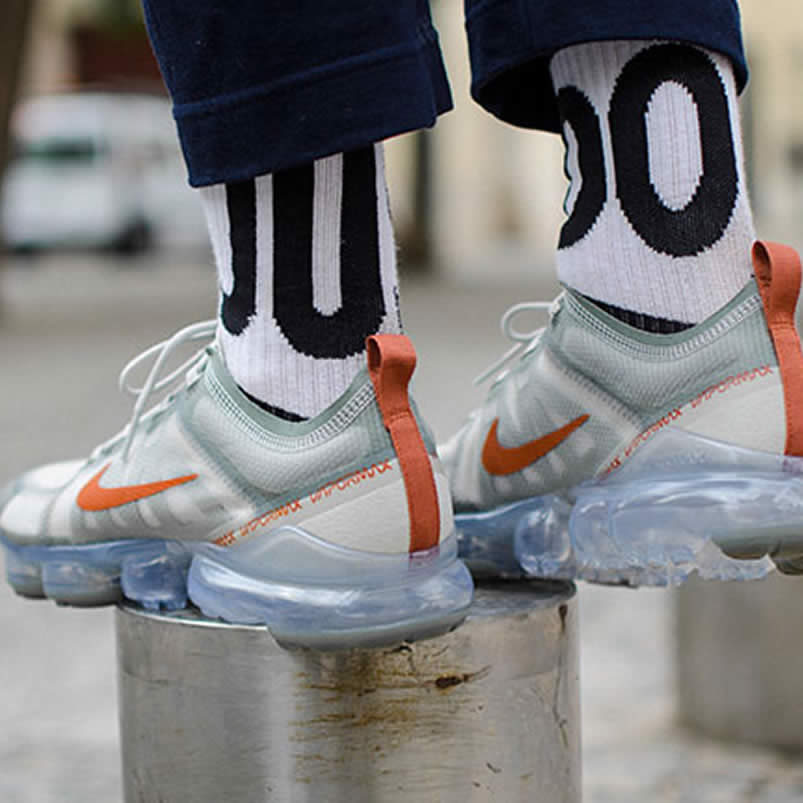 Latest Nike Vapormax 2019 Olive Light Vintage Lichen Orange Ar6631 300 On Feet (4) - www.newkick.vip